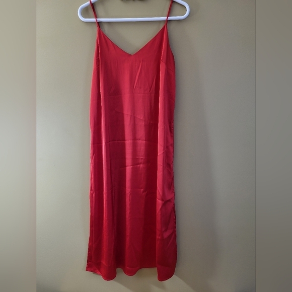 🌹The Drop Ana Silky Red Satin V- Neck Midi Slip Dress Medium, Valentine's Day🌹 - Picture 3 of 14